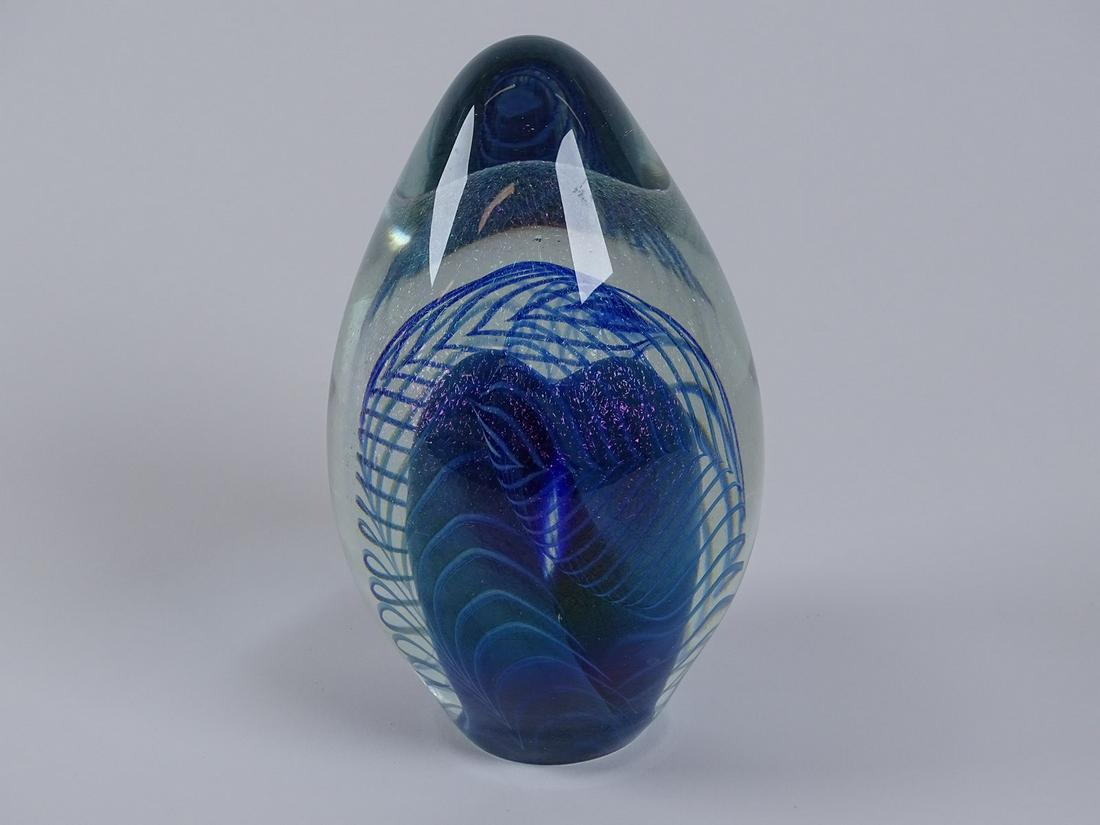 ROBERT EICKHOLT SIGNED ART GLASS WEIGHT: 6.5"H