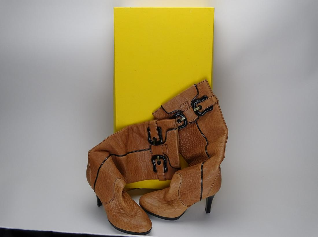FENDI BOOTS: BONE AND BLACK LEATHER, SIZE 9, WITH BOX. GOOD CONDITION, LIGHT WEAR.