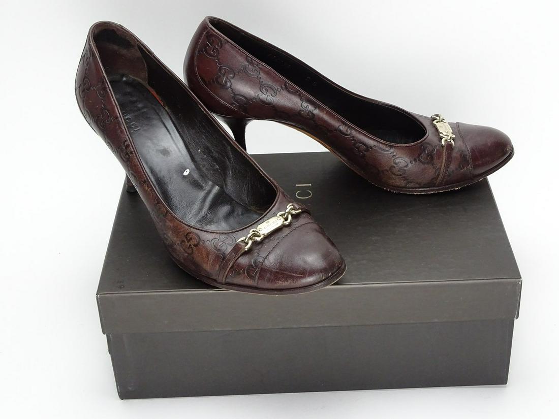 GUCCI "GUCCISSIMA" PUMPS: STYLE #146798, BROWN LEATHER, WITH BOX, SIZE 9. LIGHT WEAR