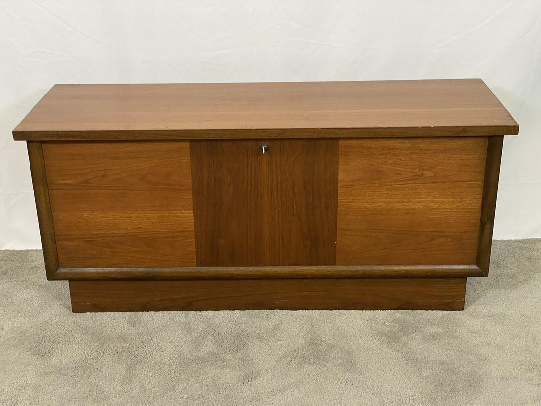 VINTAGE LANE CEDAR CHEST: SEE TITLE