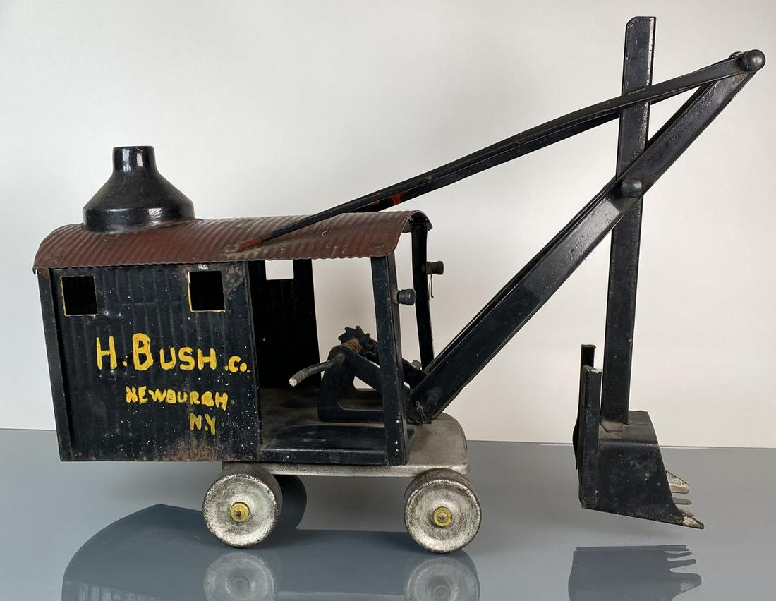 STEELCRAFT MARION STEEL STEAM SHOVEL: ORIGNAL PAINT, EMBELLISHED, ACTION STRING IS LONG GONE. 20"X14"X7.5"