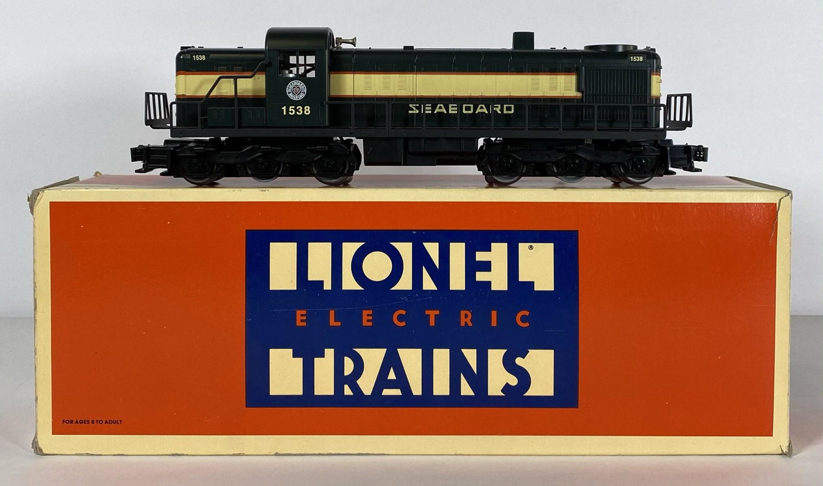 LIONEL TRAIN SEABOARD RSC-3 DIESEL ENGINE: #6-18838. LIKE NEW IN BOX