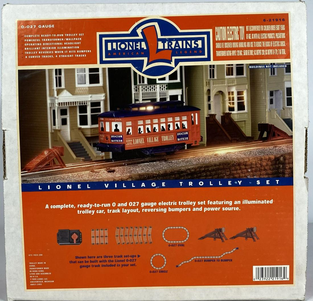 LIONEL TRAINS VILLAGE TROLLEY SET: #6-21916. LIKE NEW IN BOX.