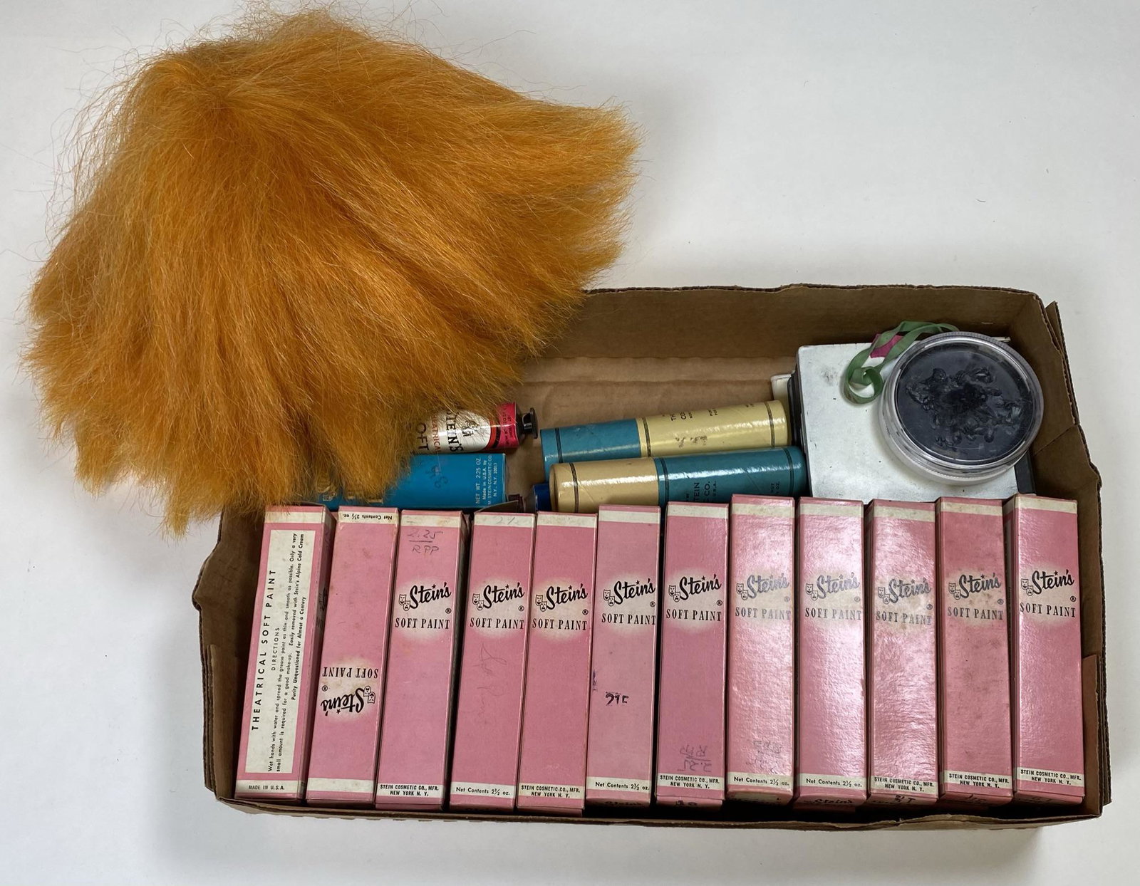 JACKIE LECLAIRE MAKE-UP AND CAP (1 of 1)