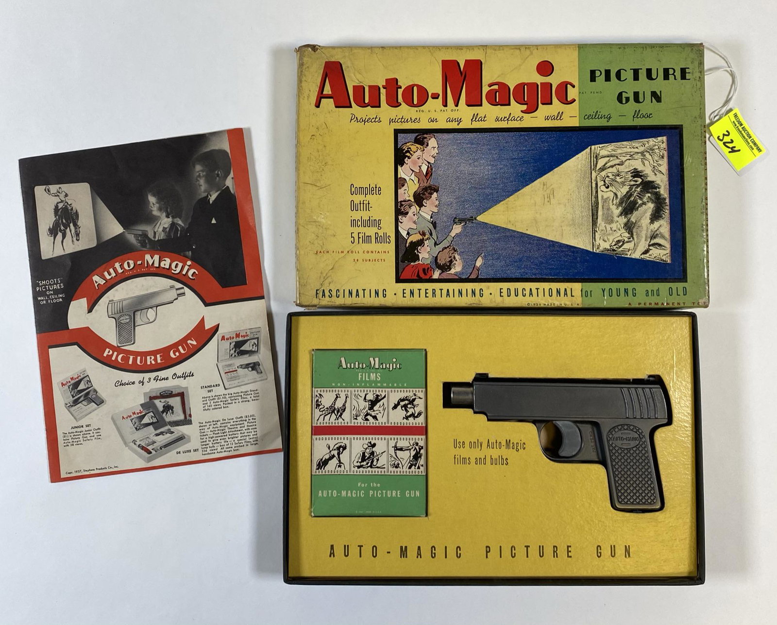 STEVENS PROD. AUTO-MAGIC PICTURE GUN: COMPLETE WITH BOX, PAPERS, FILM.