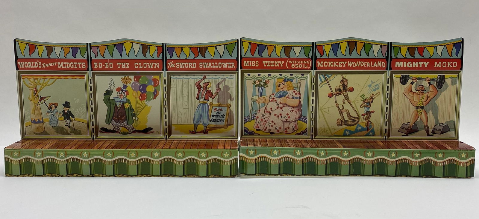 MARX TOYS TIN LITHO SIDESHOW BANNER LINE DISPLAY (1 of 2)