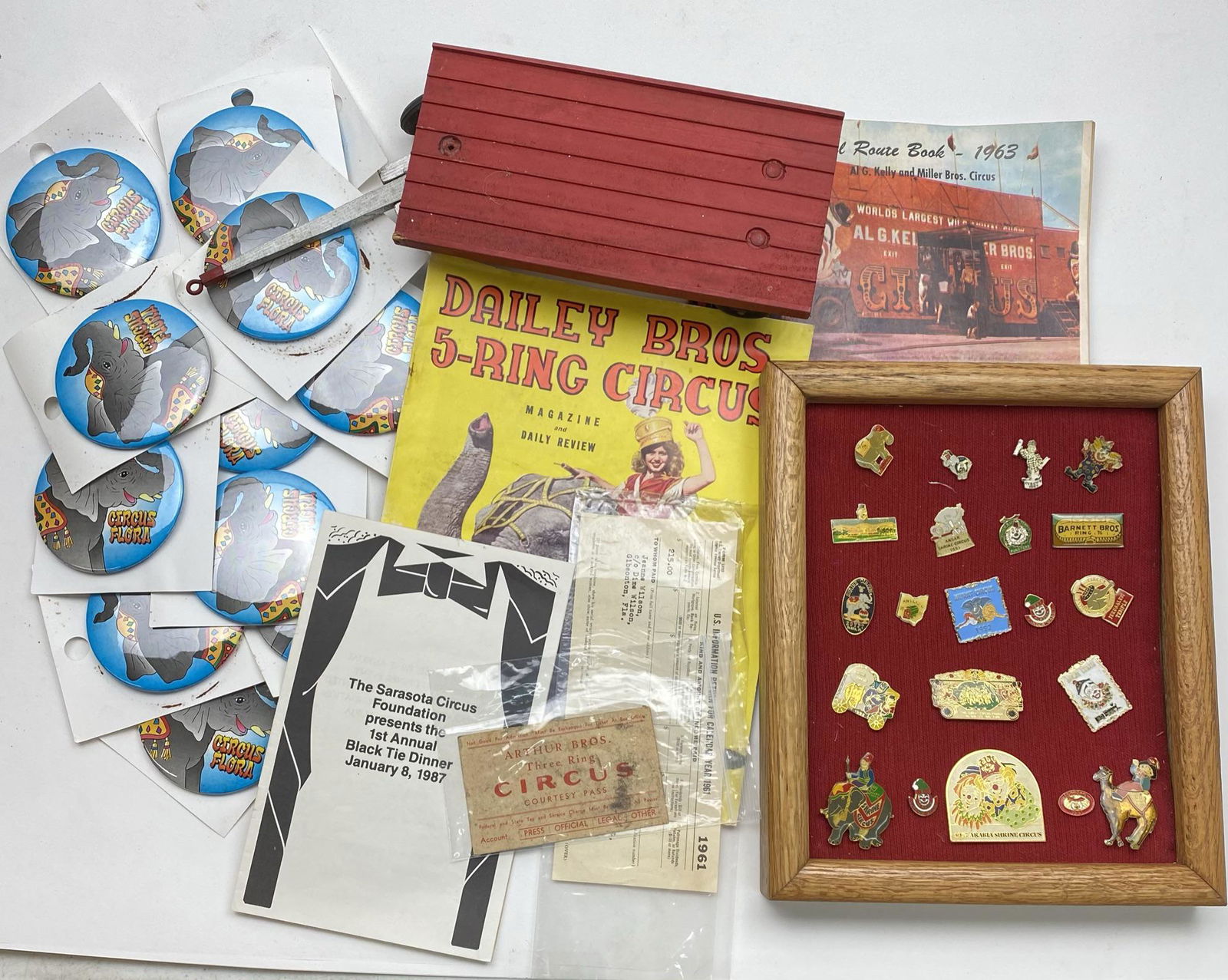 CIRCUS MEMORABILIA - JOANNE WILSON COLLECTION (1 of 1)