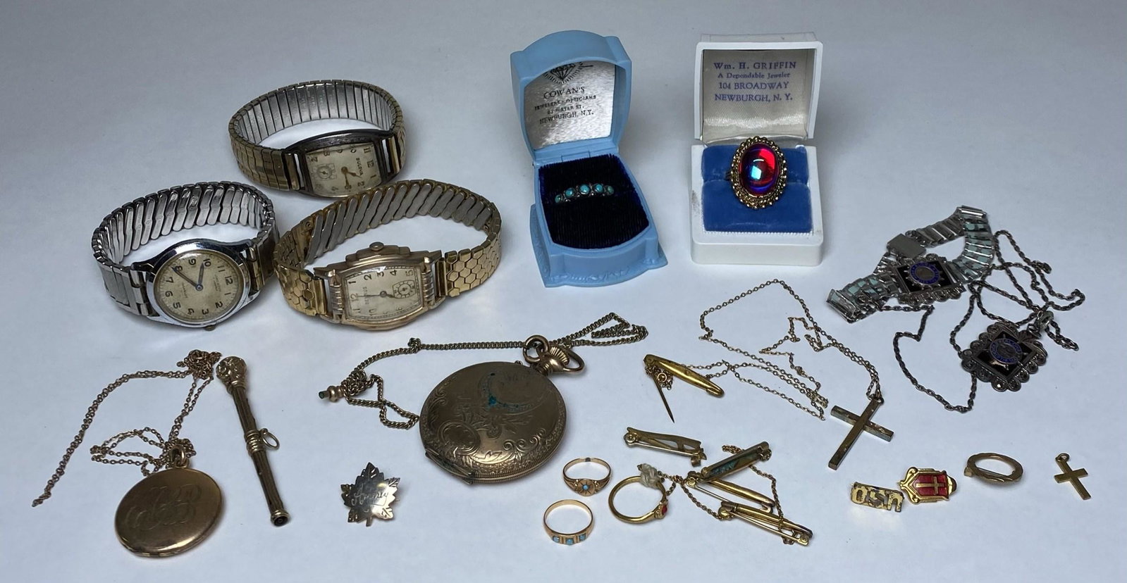 LOT OF VINTAGE JEWELRY AND WATCHES: WRISTWATCHES INCLUDE BULOVA, BENRUS, LORD ALTON.