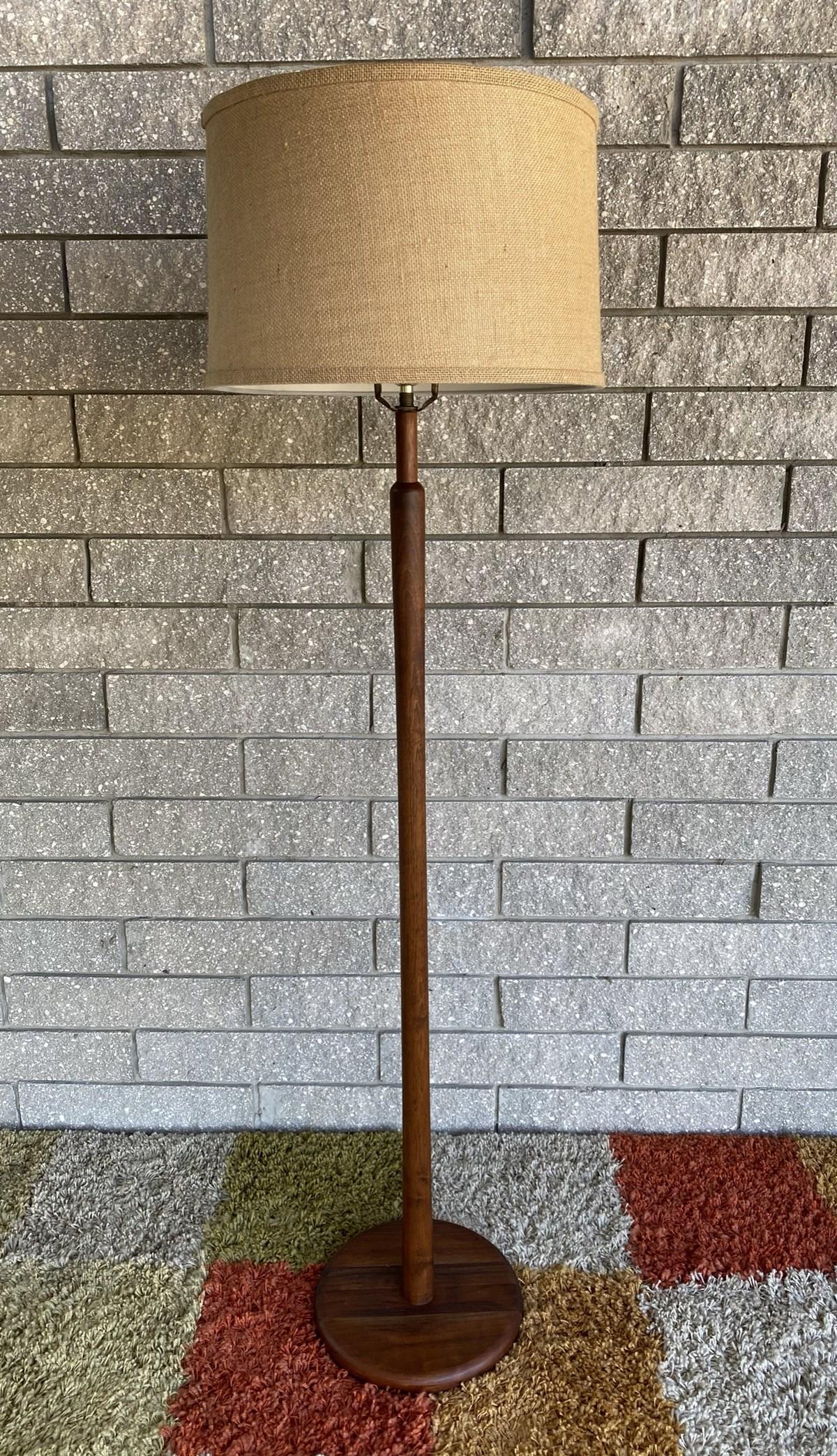MARTZ TEAK FLOOR STANDING LAMP: ORIGINAL FINIAL WITH BURLAP SHADE. 59"