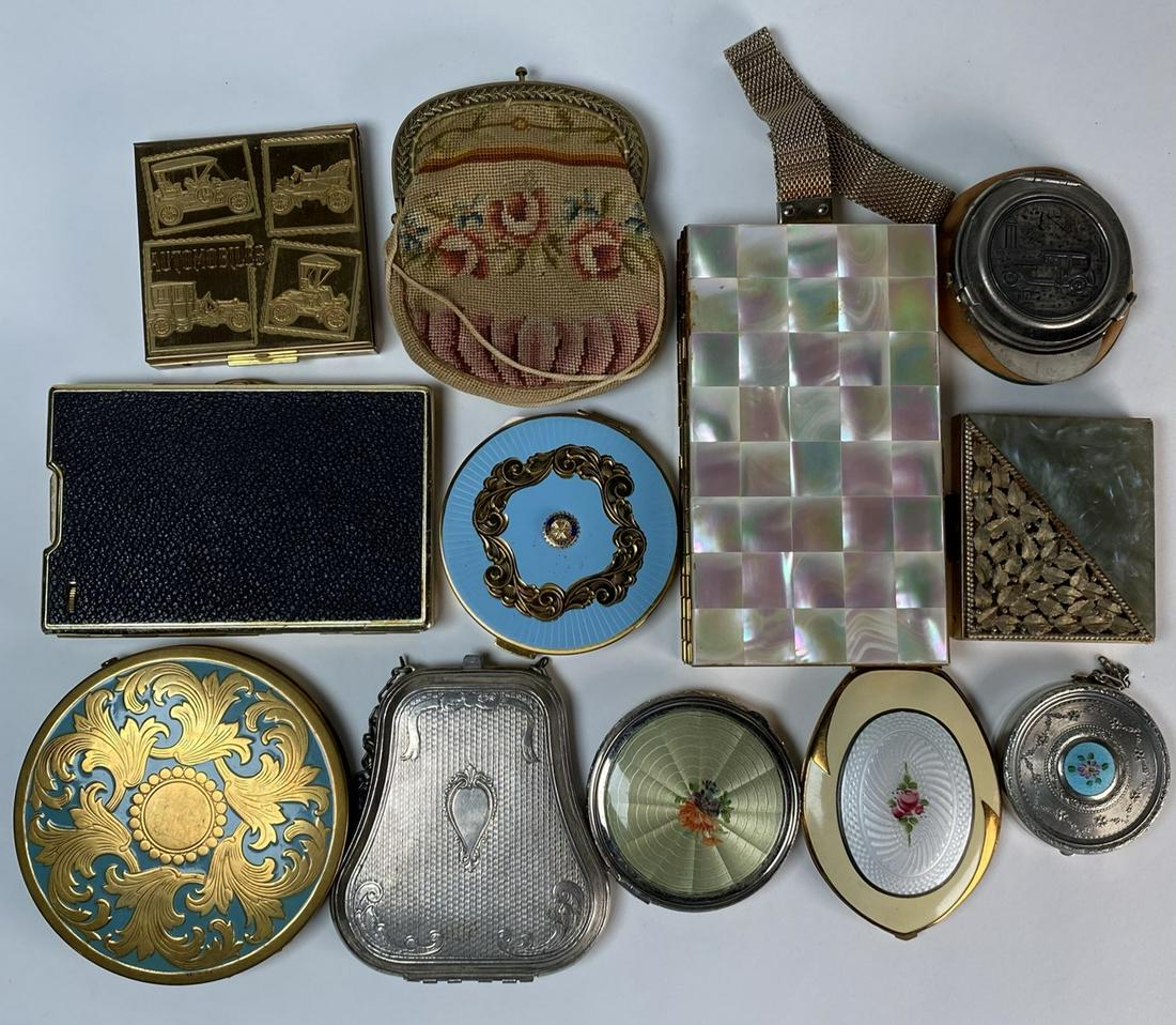 A NICE COLLECTION OF VINTAGE COMPACTS: SEE TITLE