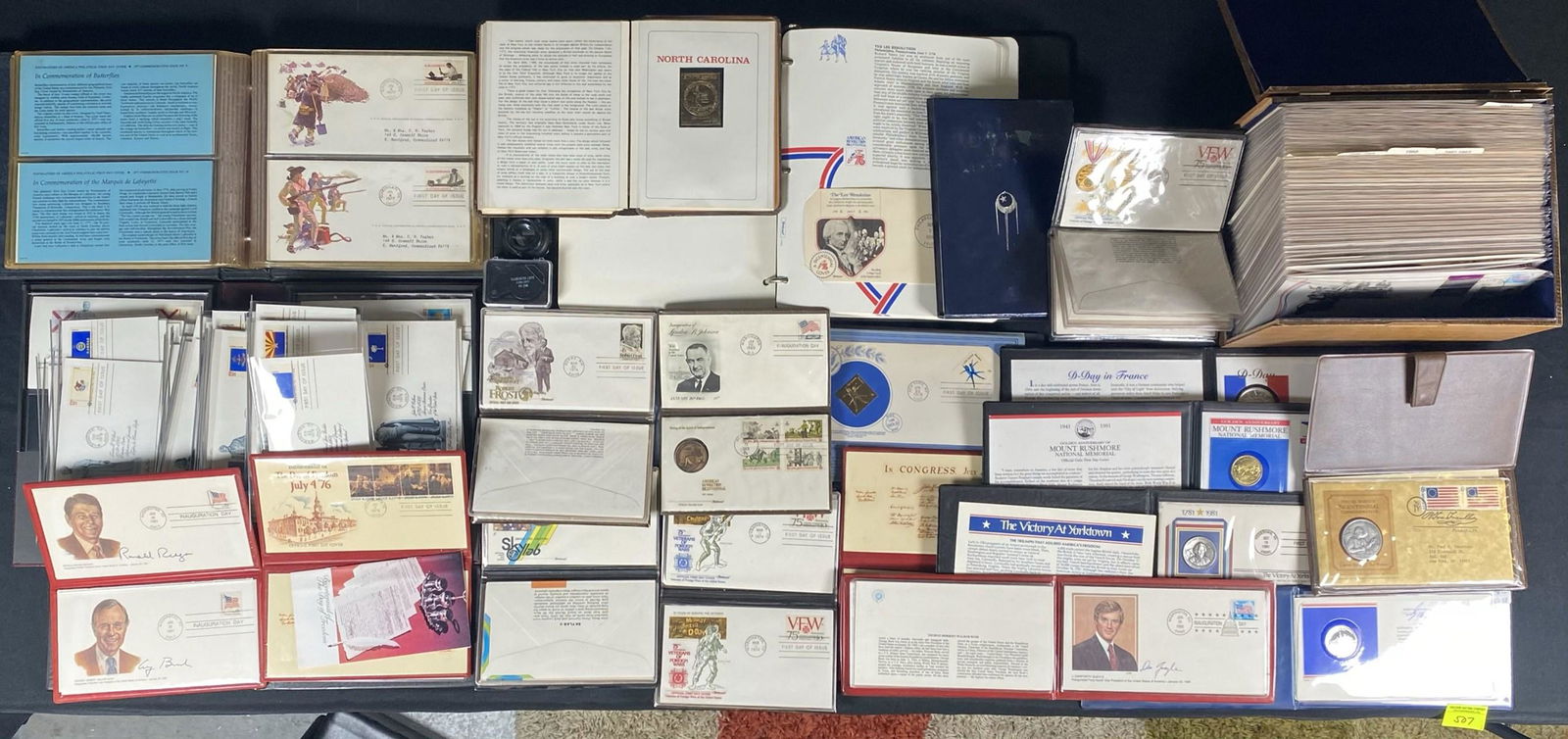 DISCOVERY POSTAGE STAMP COLLECTION: 29 POUNDS. AMERICAN REVOLUTION BICENTENNIAL, 13 COLONIES, DAY OF FREEDOM, FDC, ROBERT FROST, SPACE AGE, JFK, U.S. FLAGS. SOME PARTIAL.