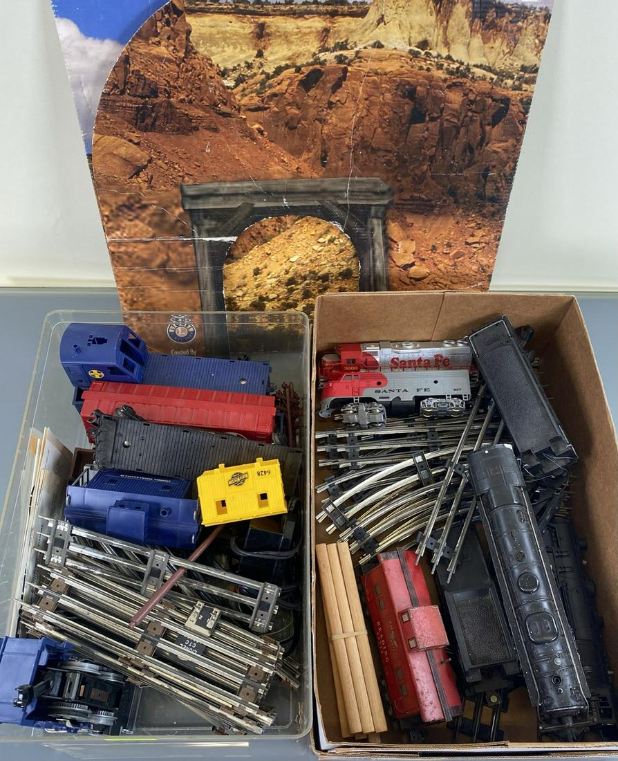 1980's LIONEL TRAIN SET: SANTA FE 8512, 307, 3600. NY CENTRAL 21130, 21160