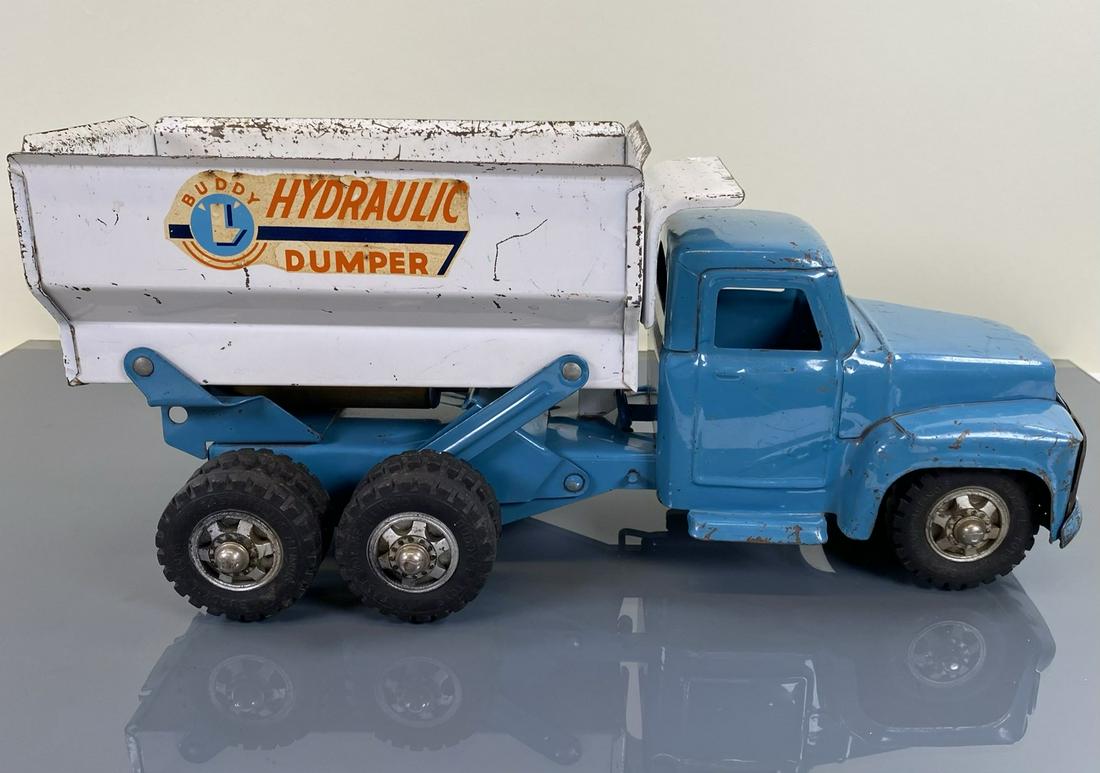 BUDDY L HYDRAULIC DUMPSTER: PRESSED STEEL. ORIGINAL WITH WEAR. 20"