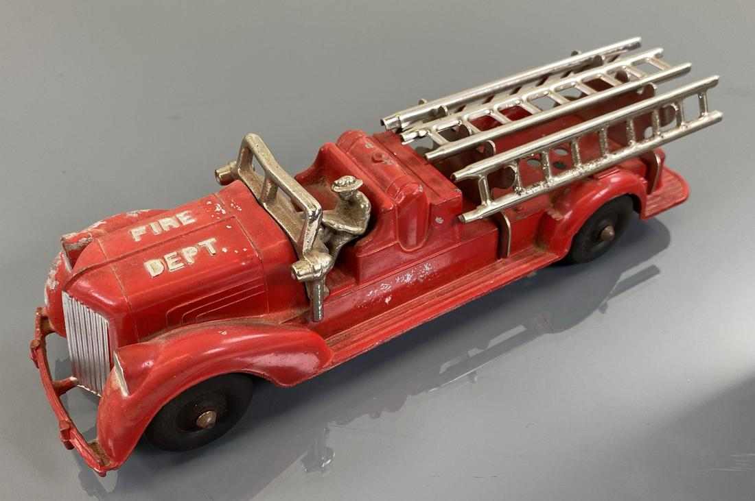 HUBLEY LADDER FIRE TRUCK: CAST METAL, LADDERS. ORIGINAL WITH WEAR. 10"