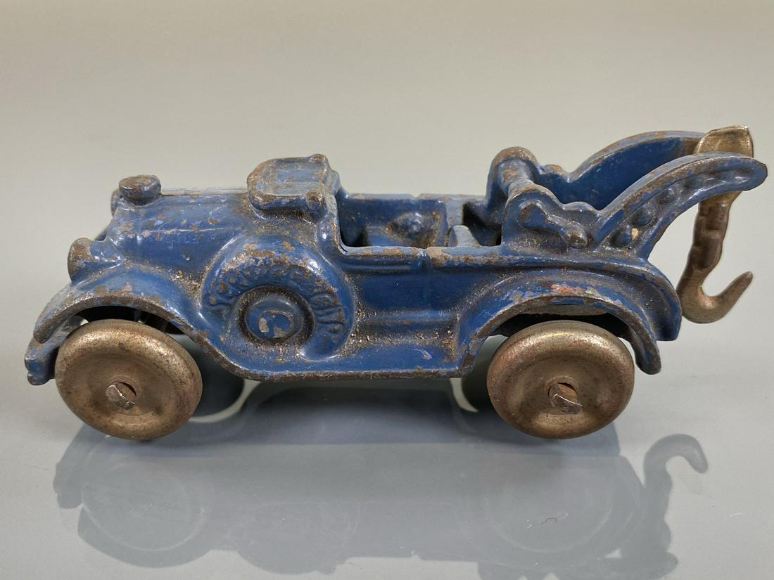 HUBLEY CAST IRON WRECKER: ORIGINAL WITH WEAR. 4.75"