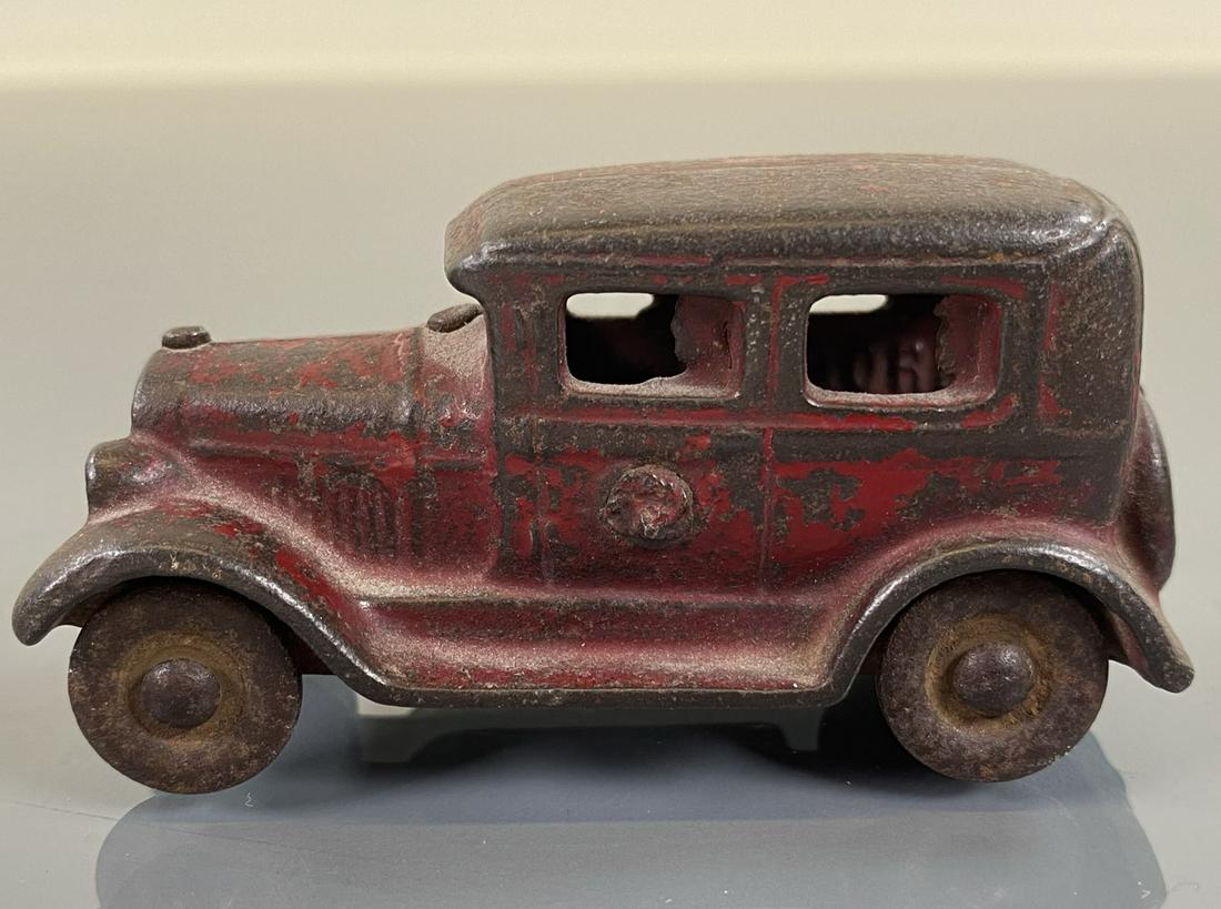 KILGORE CAST IRON TUDOR: ORIGINAL WITH WEAR. SILHOUETTE PASSENGERS. 3"