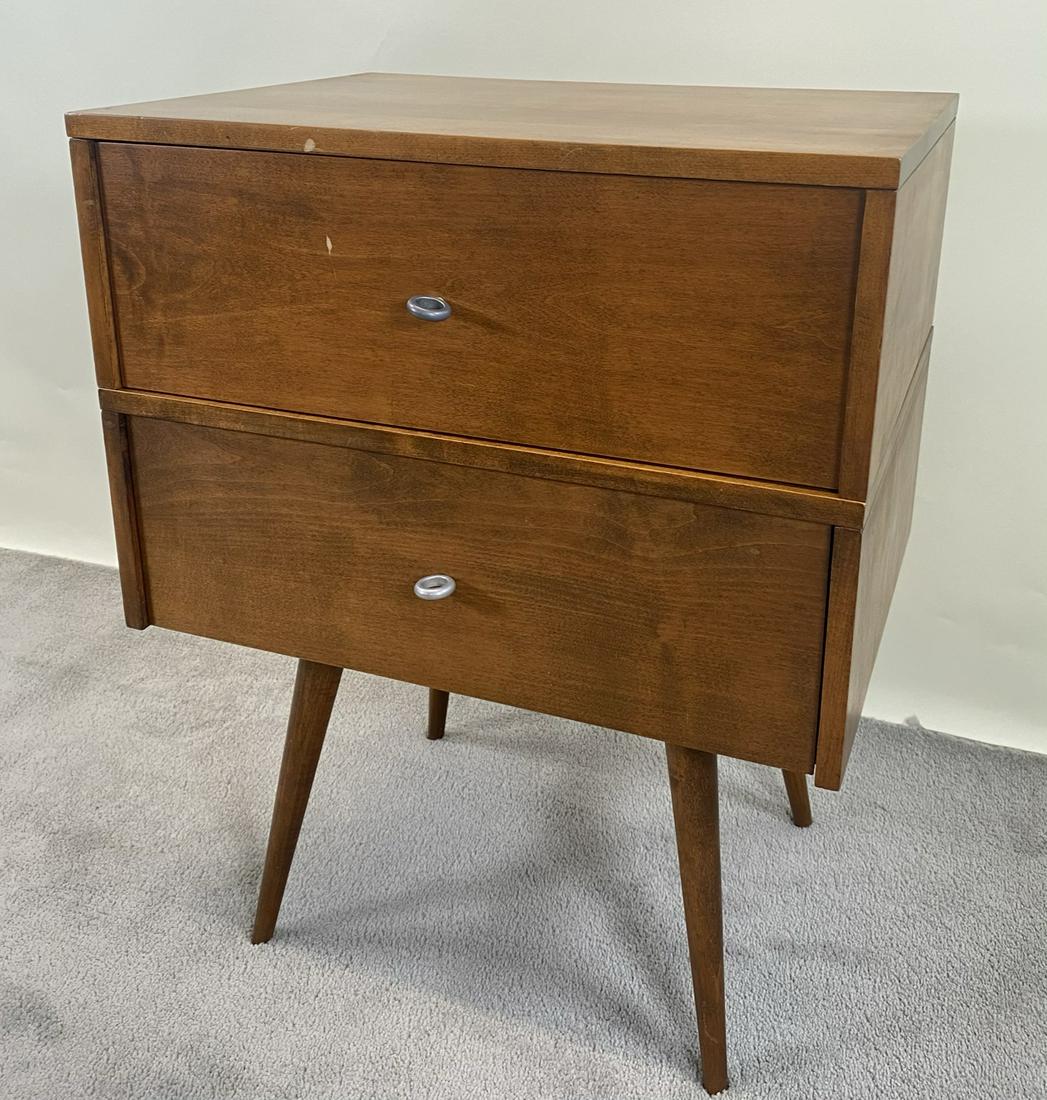 PAUL MCCOBB PLANNER GROUP SIDE TABLE: ONE COMPLETE UNIT PLUS ONE EXTRA BOX THAT CAN RESTORE OR USE IN COMBINATION WITH COMPLETE UNIT. GOOD CONDITION. TWO MARKS ON THE EXTRA BOX ON THE LEADING EDGE AND DRAWER FACE. COMPLETE IS 24"X18"X22.5