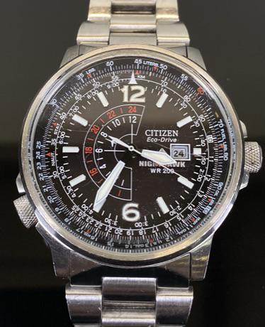 CITIZEN NIGHTHAWK WATCH: SUPERFICIAL SCRATCHES TO CRYSTAL. RUNNING AT TIME OF SALE.