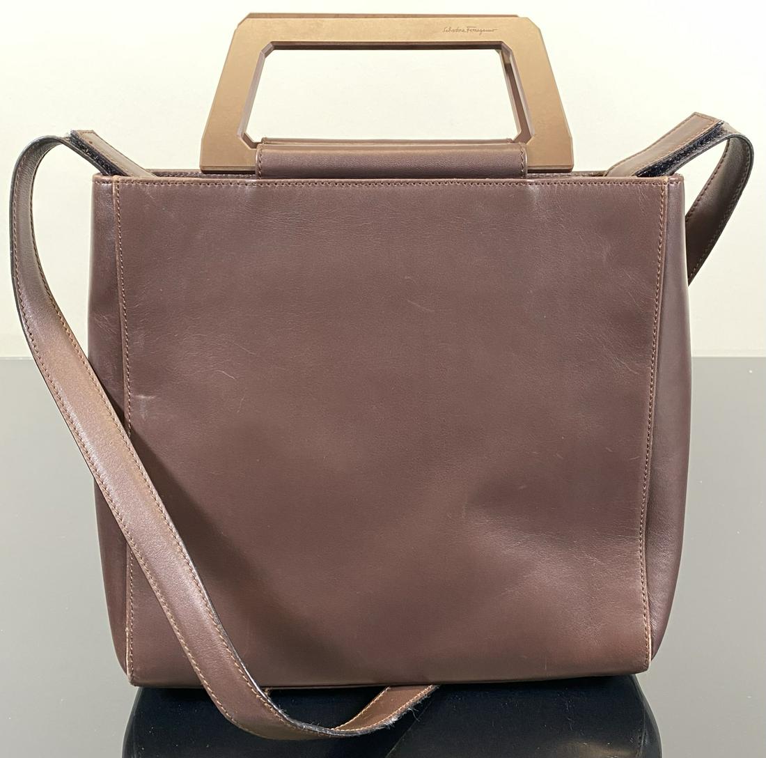 SALVATORE FERRAGAMO HANDBAG: WITH DUST BAG. LIGHT WEAR.