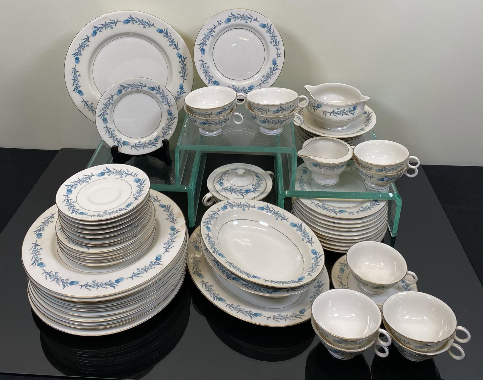 HAVILAND "CLINTON" DINNERWARE: 58 PIECES