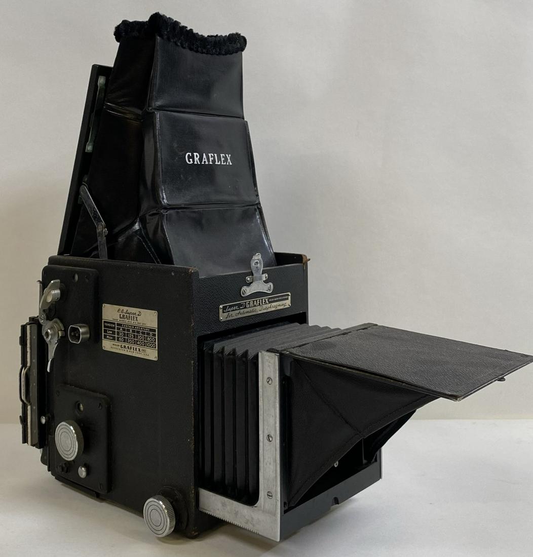 VINTAGE GRAFLEX RB SUPER D CAMERA: 3.25"X4.25" SLIDE. Kodak Ektar 152mm f4.5 Lens (serial number ES4560). EXCELLENT VINTAGE CONDITION.
