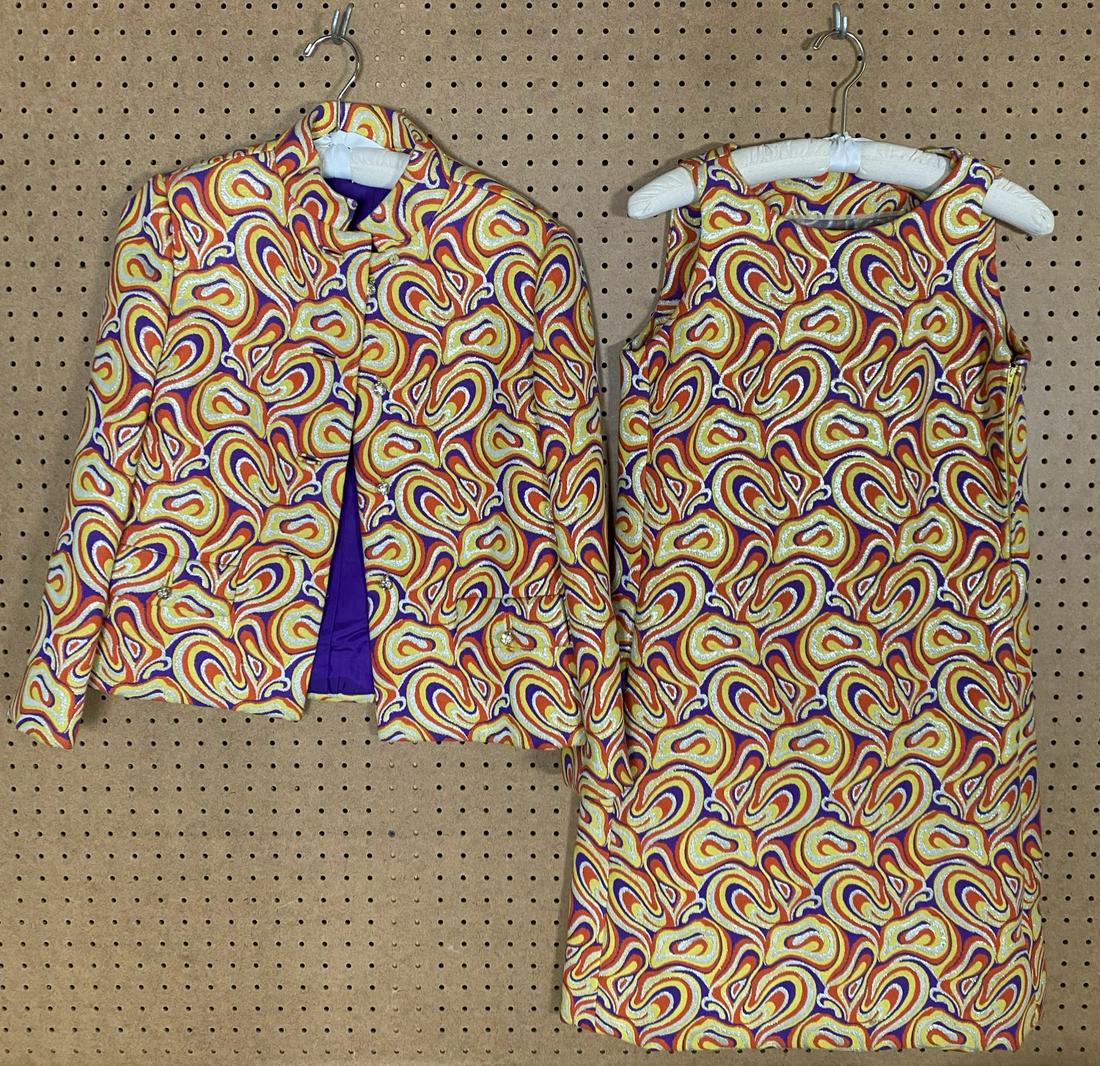 VINTAGE GEOFFREY BEENE MOD DRESS: VINTAGE DRESS WITH OVERCOAT. RHINESTONE/CRYSTAL BUTTONS. DRESS ZIPS ON SIDE. APPROXIMATELY SIZE 6. VERY GOOD VINTAGE CONDITION.