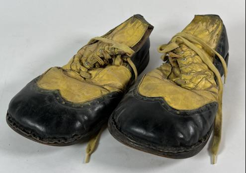 GRIFFIN CLOWN SHOES (1 of 2)