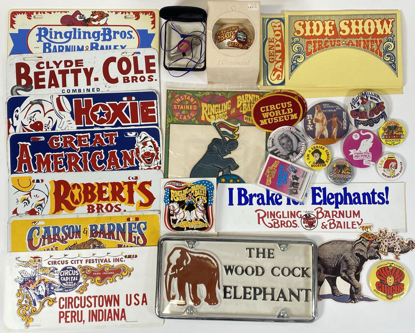 COLLECTION OF CIRCUS FAN ITEMS (1 of 1)