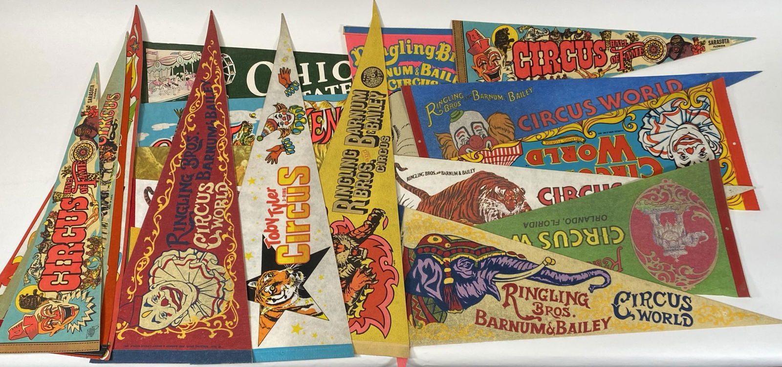 CIRCUS, FAIR AND ATTRACTION SOUVENIR PENNANTS (1 of 1)