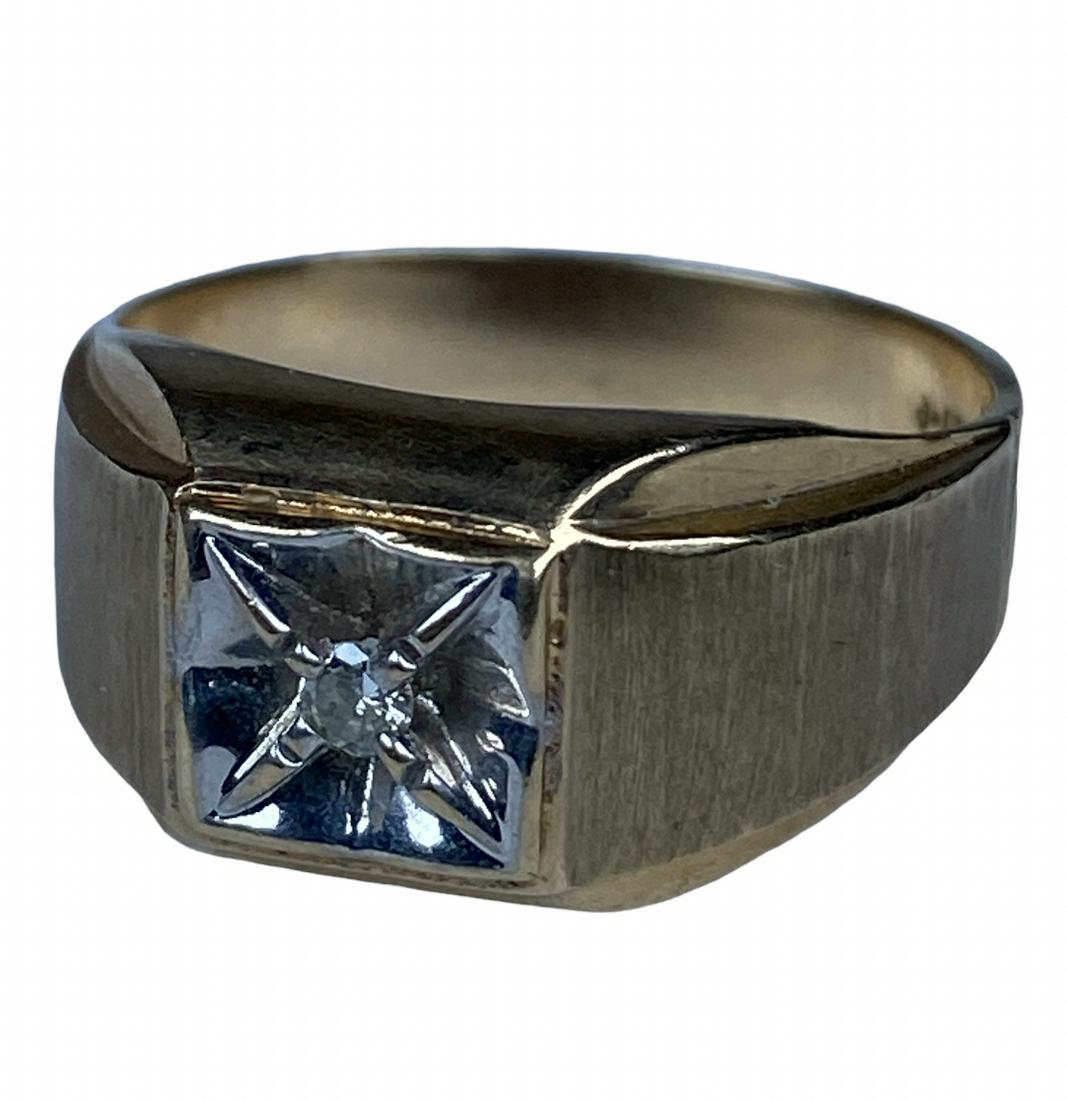10K GOLD GENTLEMAN'S RING (1 of 1)