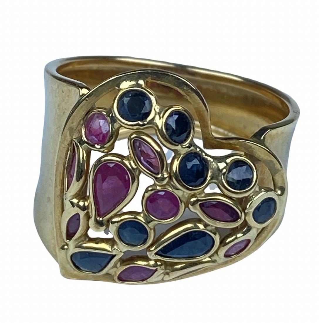 18K GOLD WITH GEMSTONES LADIES RING: SIZE 8. 4 GRAMS.