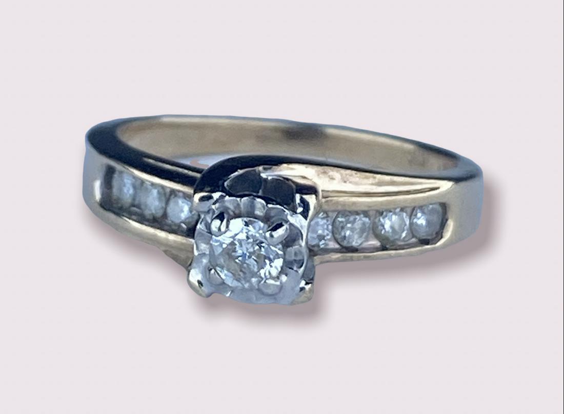 14K GOLD DIAMOND LADIES RING (1 of 1)