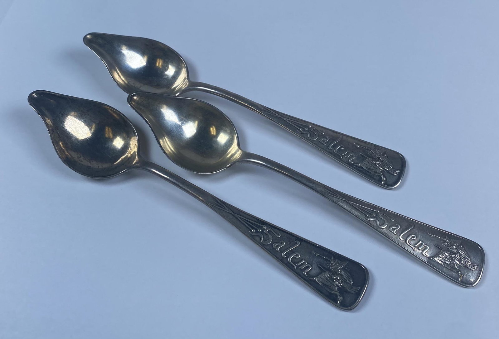SALEM "WITCH" STERLING SILVER SPOONS: GRAPEFRUITE SPOONS, C.1891. 74 GRAMS TOTAL WEIGHT