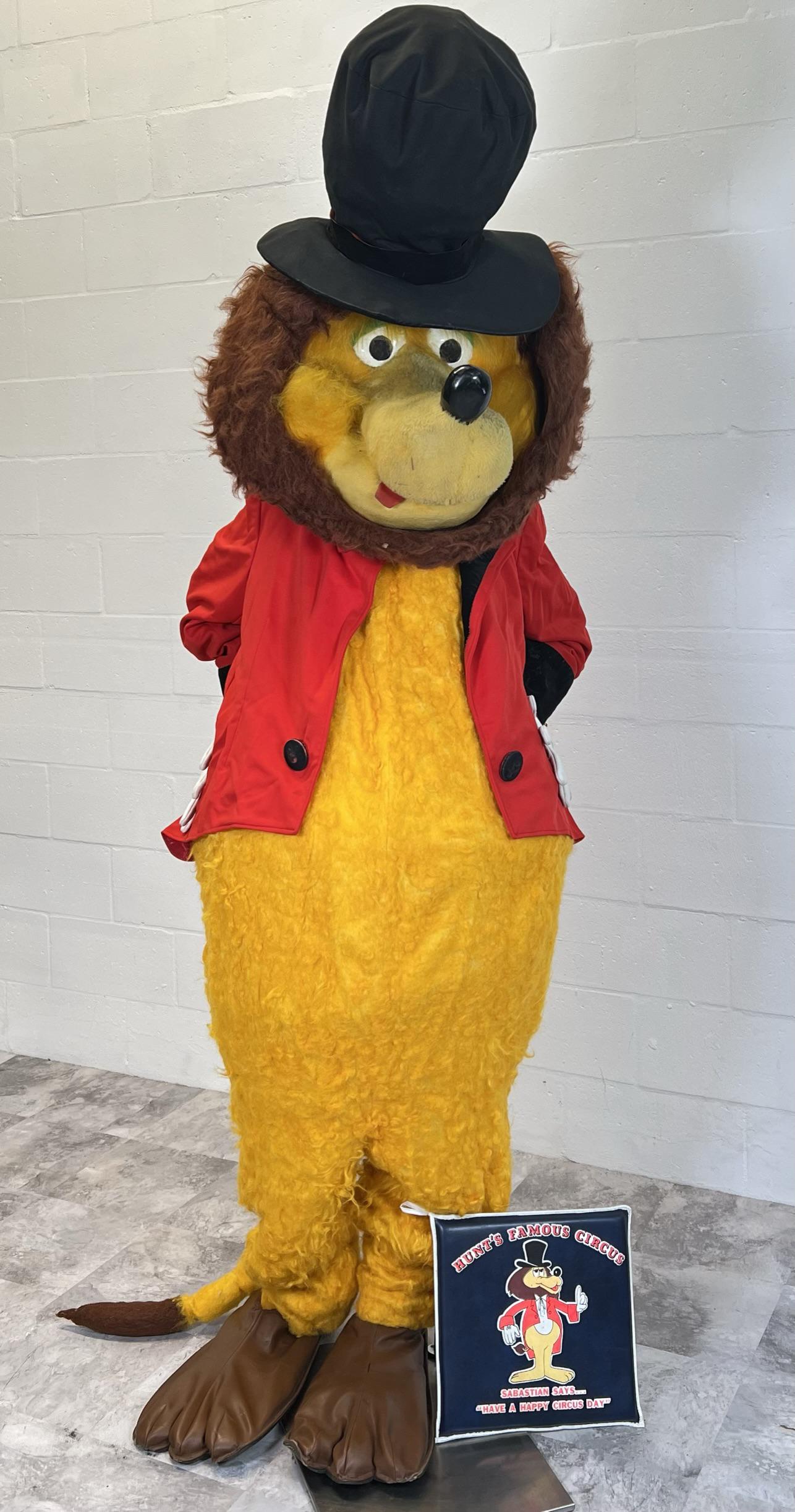 HUNT'S SUPER CIRCUS MASCOT (1 of 1)