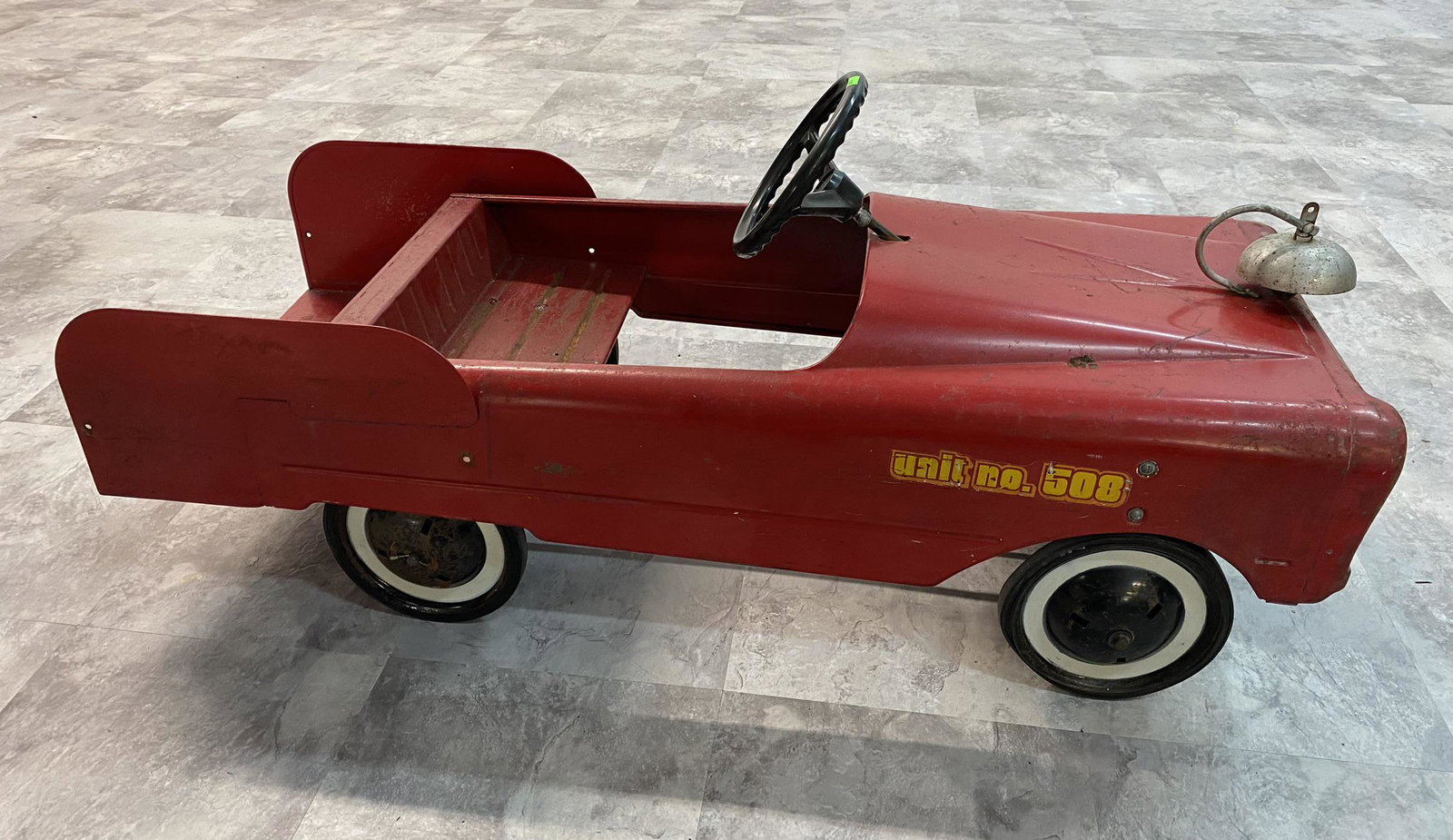 AMF UNIT NO 508 FIRE CHIEF CAR: AMF UNIT NO 508 FIRE CHIEF CAR. ORIGINAL CAR WITH FLARED REAR FENDERS.