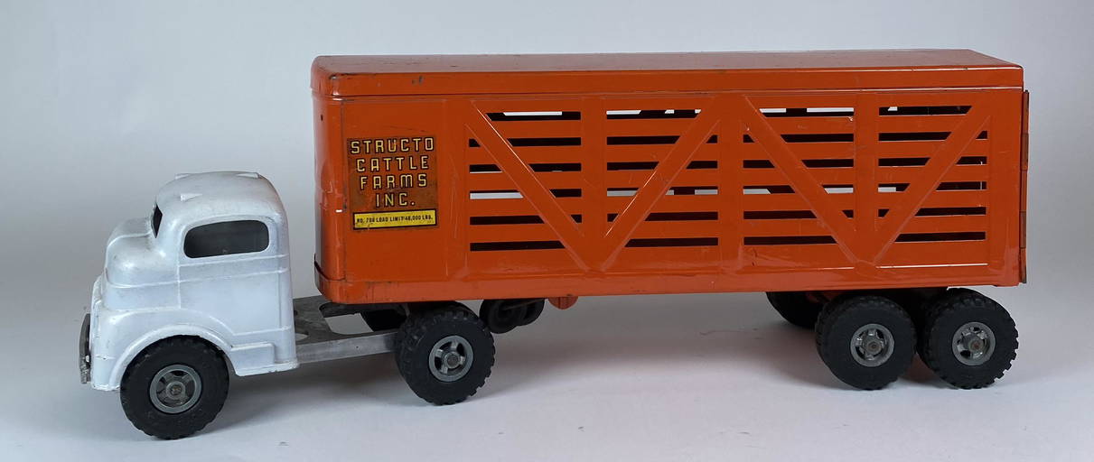 STRUCTO CATTLE FARM TRUCK WITH TRAILER. (0723) on Jan 14, 2023