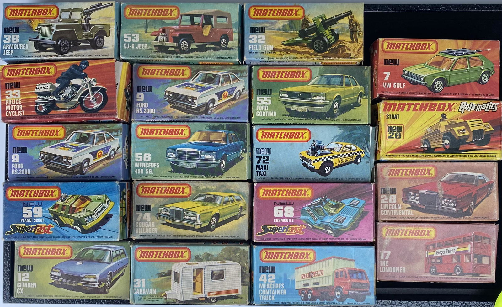 BOXED MATCHBOX VEHICLES INCLUDING SUPERFAST PLANET SCOUT: TRAY OF BOXED MARCHBOX VEHICLES INCLUDING SUPERFAST PLANET SCOUT, ARMOURED JEEP, POLICE MOTORCYCLE, AND LINCOLN CONTINENTAL. NINETEEN BOXED TOYS. MANY CARS APPEAR UNUSED.