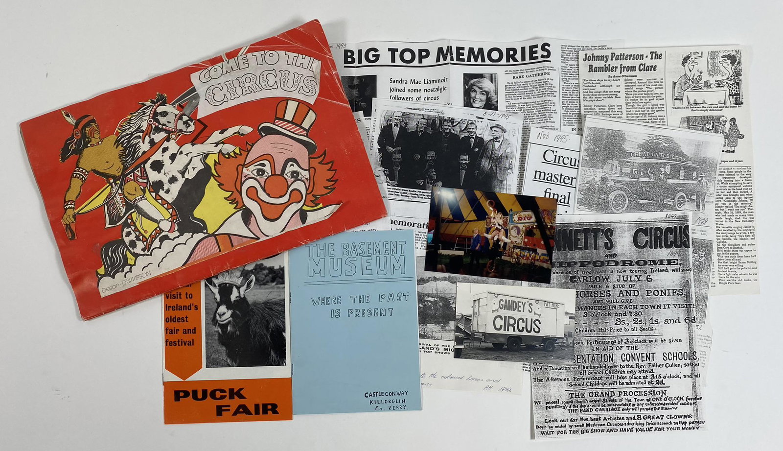 IRISH CIRCUS SCRAPBOOK: 29 PAGES COMPILED BY PATRICK HOULIHAN CONCERNING HIS OWN IRISH CIRCUS MUSEUM. GIFTED TO COLLECTOR NIALS MCCABE. ADDITIONAL IRISH CIRCUS EPHEMERA INCLUDED.