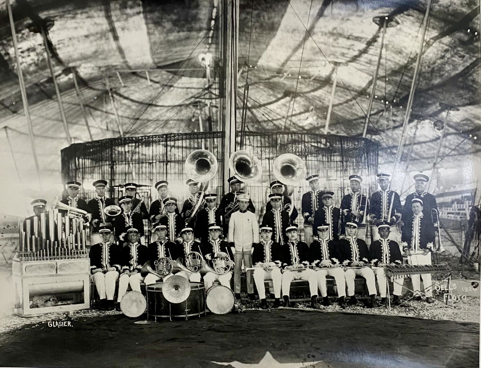 FREDERICK GLASIER CIRCUS PHOTOGRAPH (1 of 1)