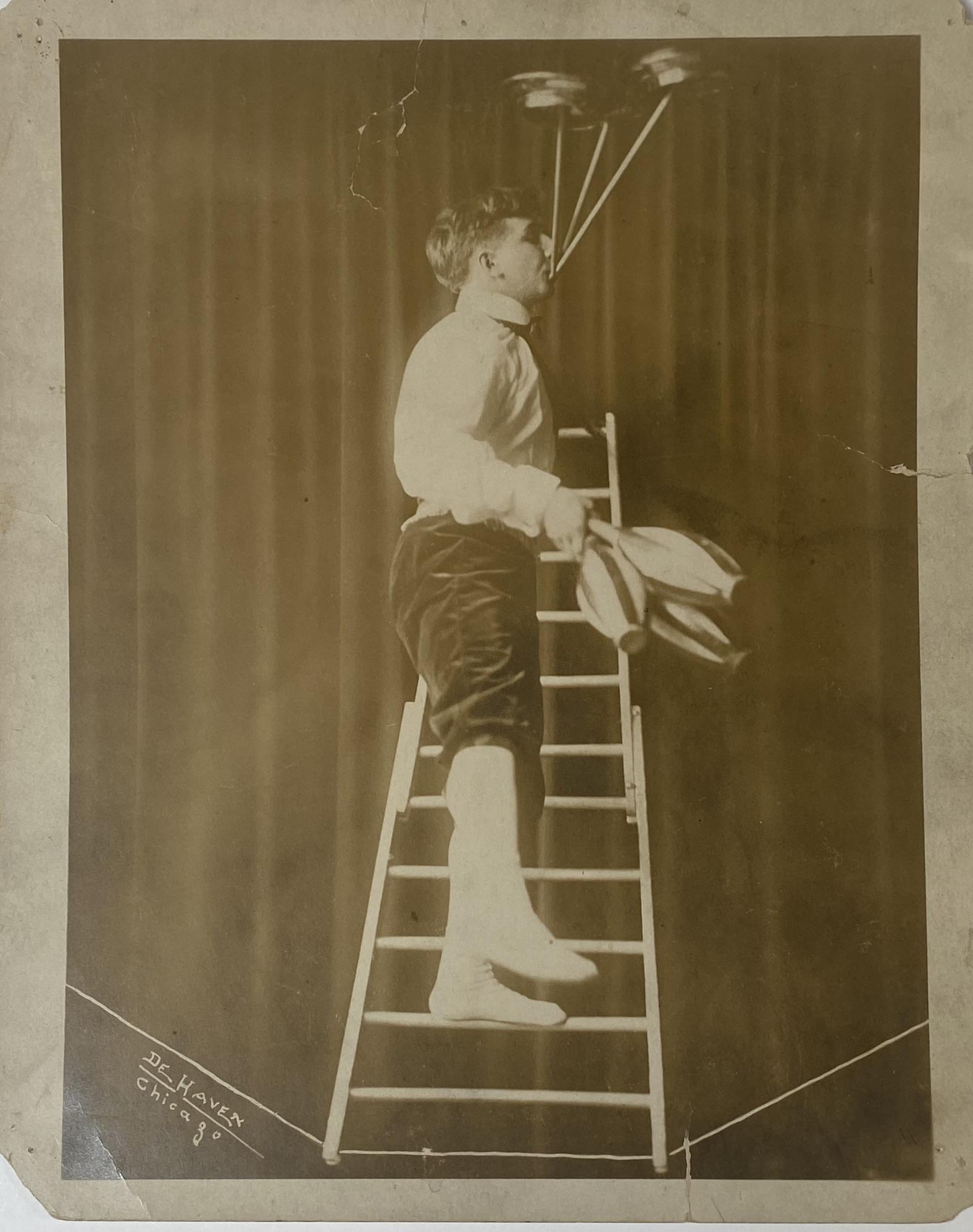JUGGLING - PILMORE AND GRANGER CIRCUS PHOTOGRAPH: PHOTOGRAPH OF A JUGGLER, VAUDEVILLE CIRCUS, C.1915. 8"X10"
