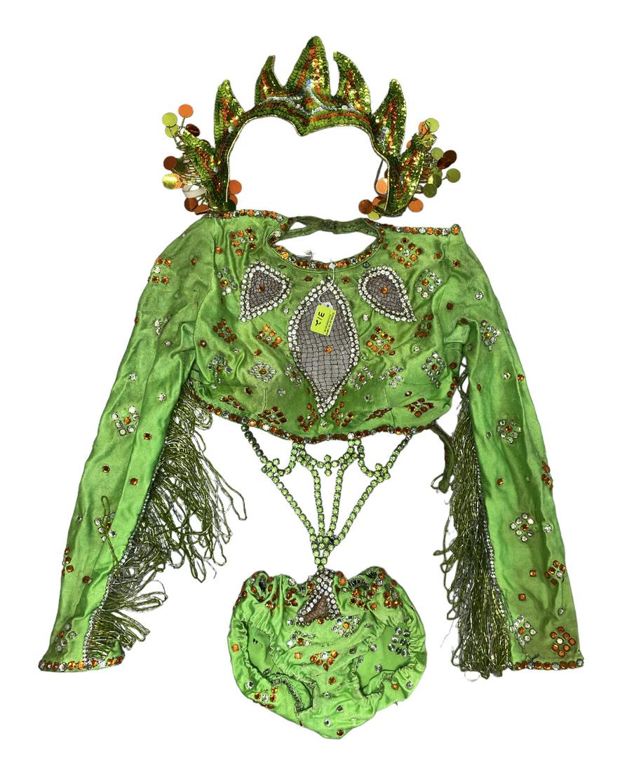 ZOPPE - SHERYLL FAMILY CIRCUS WARDROBE (1 of 2)