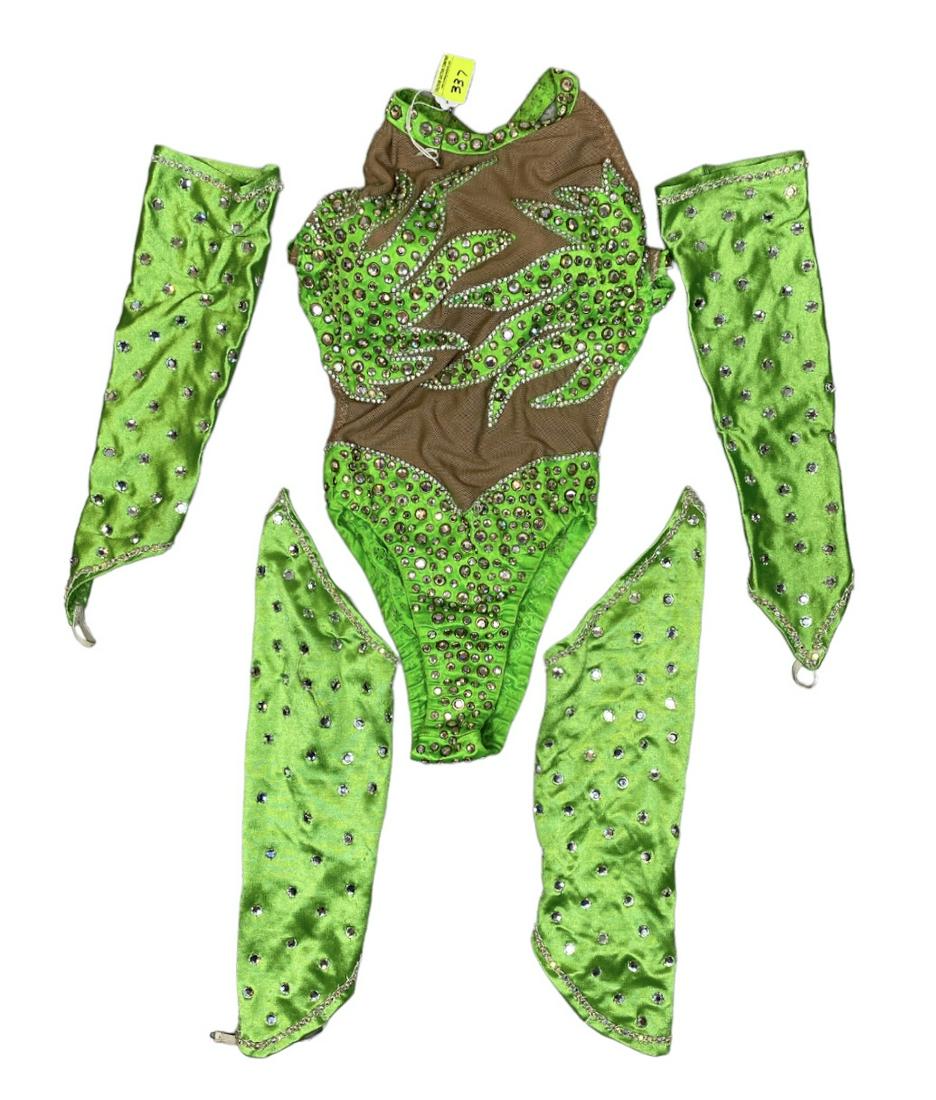 ZOPPE - SHERYLL FAMILY CIRCUS WARDROBE (1 of 1)