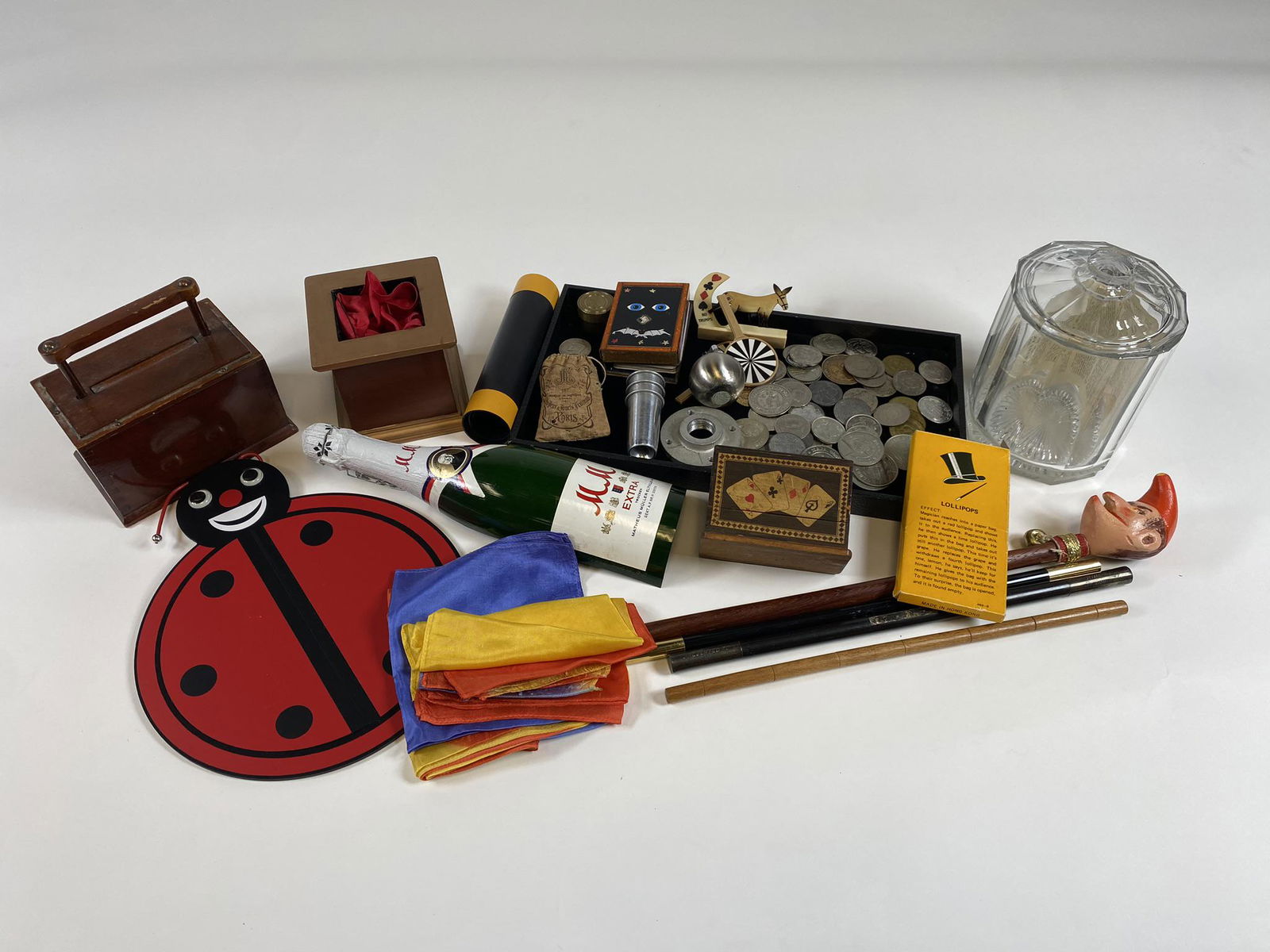 MAGIC - COLLECTION OF COINS, PROPS, TRICKS (1 of 3)