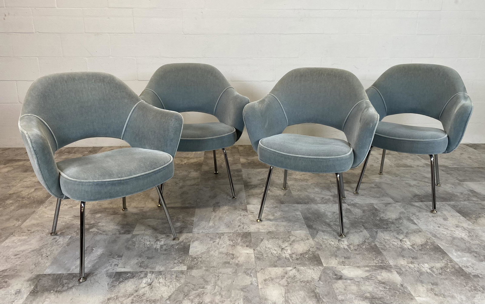 KNOLL SAARINEN ARM CHAIRS: SET OF 4 KNOLL SAARINEN EXECUTIVE OR DINING ARM CHAIR IN CELADON VELVET WITH CHROME BASE STRUCTURE. KNOLL LABEL ON ALL 4 UNITS. 27"W, SEAT 18", 32" BACK, 23"D.