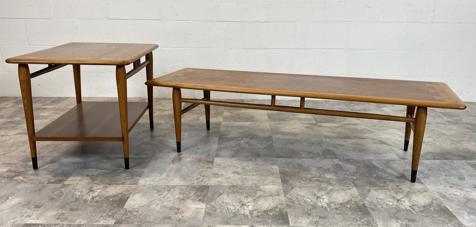 LANE ACCLAIM TABLES: LANE ACCLAIM DOVETAILED COFFEE AND SIDE TABLE. EXCELLENT. HAVING A FEW SUPERFICIAL SCRATCHES ON THE TOP OF COFFEE TABLE. COFFEE: 19"W, 56"L, 15"H. SIDE: 20"W, 27"L, 20"H.