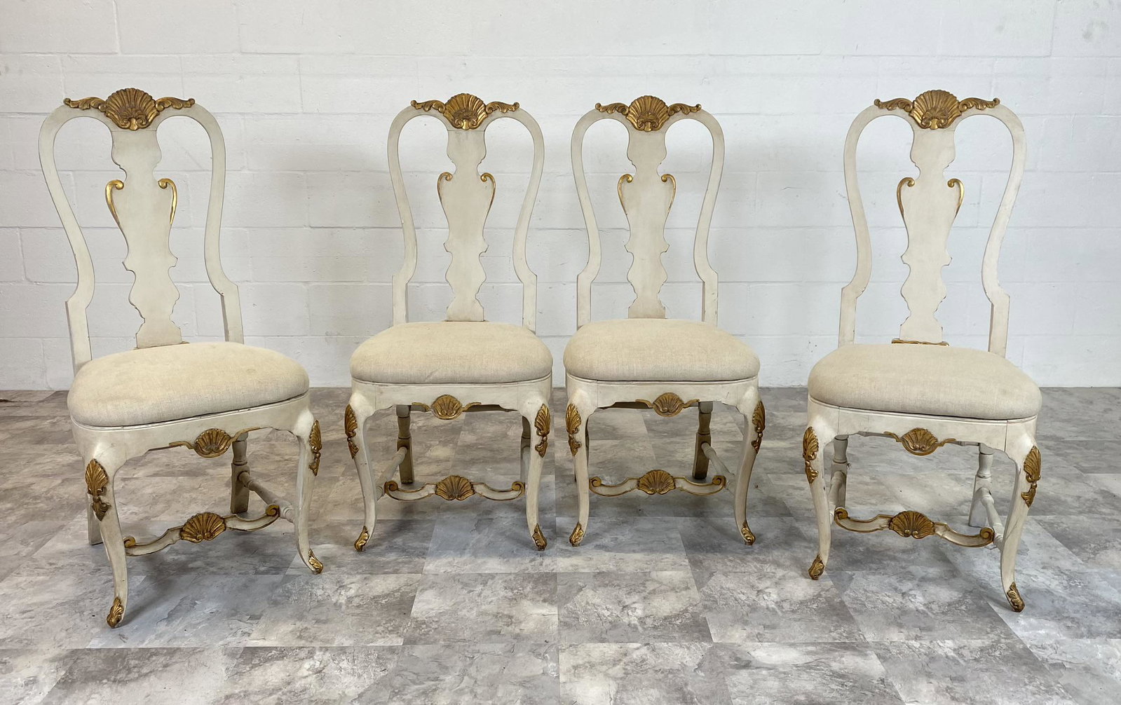 HOLLYWOOD REGENCY DINING CHAIRS: FOUR PAINT DECORATED DINING CHAIRS, GILT ACCENTS. GOOD VINTAGE CONDITION.