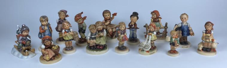 GOEBEL HUMMEL FIGURES: A COLLECTION OF GOEBEL HUMMEL FIGURES, ASSORTED HALLMARKS, NO FULL BEE.