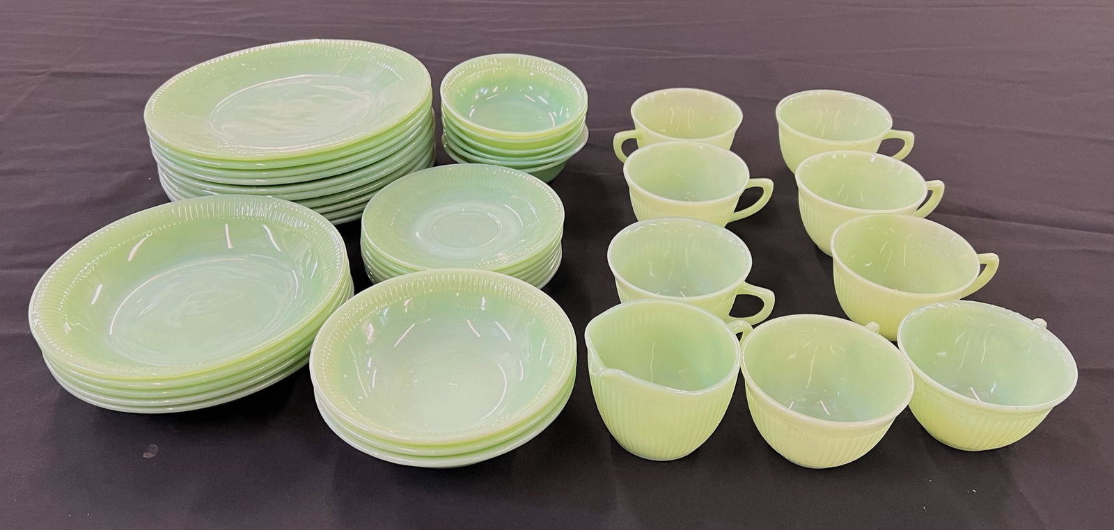 FIRE KING JADEITE DINNEWARE: 40 PIECES