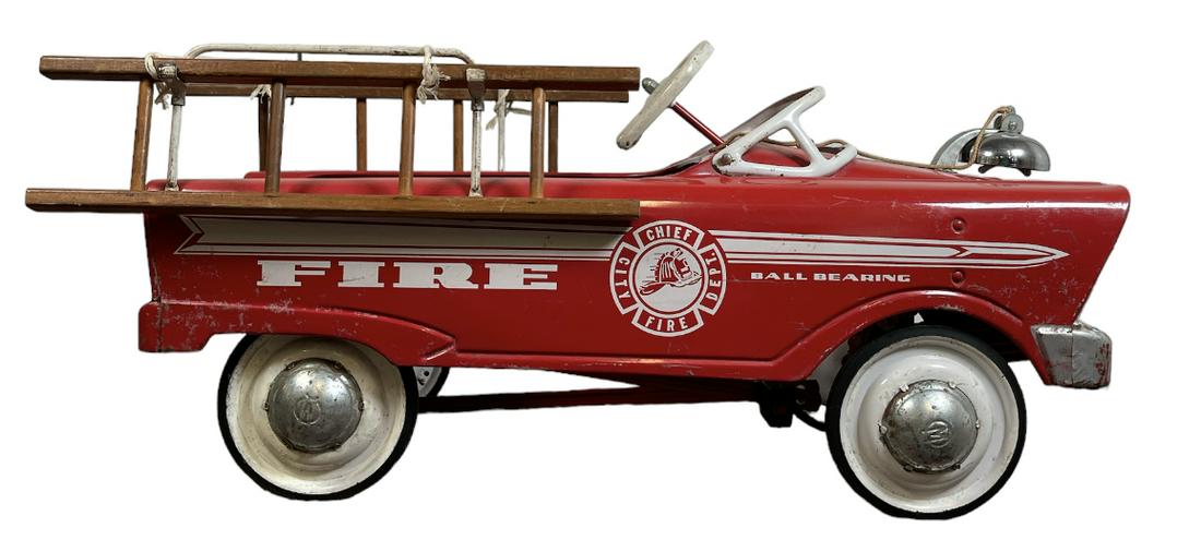 MURRAY FIRE DEPARTMENT PEDAL CAR: CITY CHIEF FIRE DEPARTMENT. HAVING BELL AND LADDERS