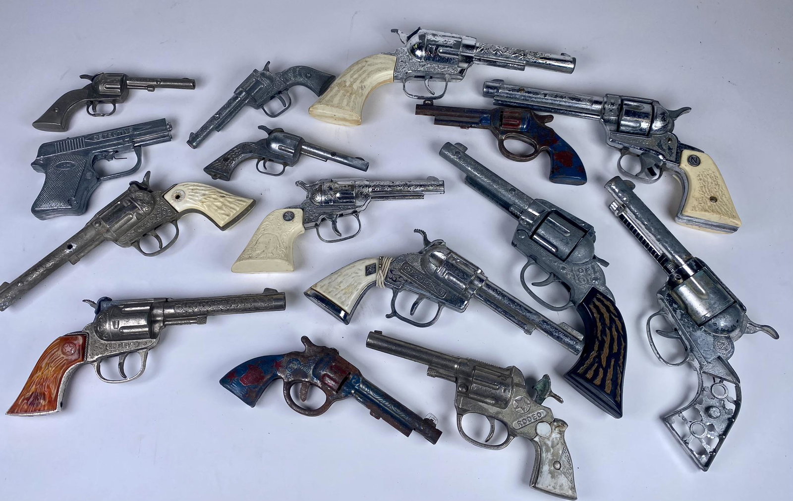 COLLECTION OF TOY GUNS: SEE TITLE